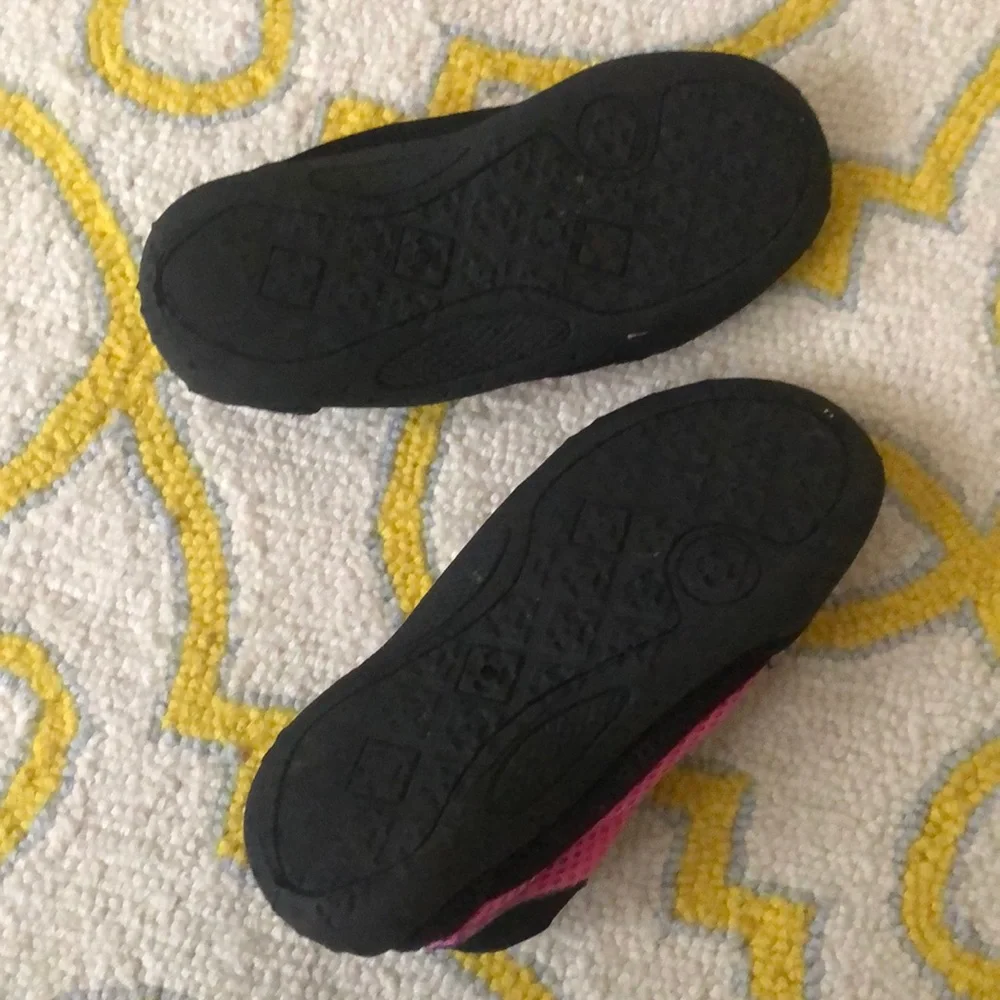 🌊Kid’s Swim Shoes🌊 Sz L (2-3)